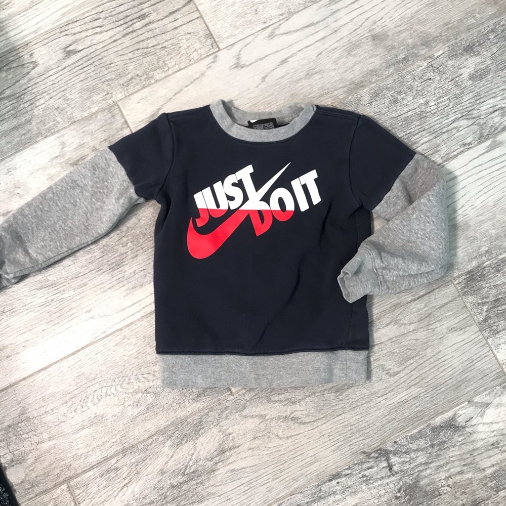 Nike sweatshirt
